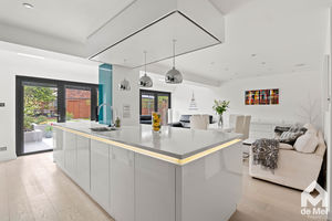 Photo 16- click for photo gallery